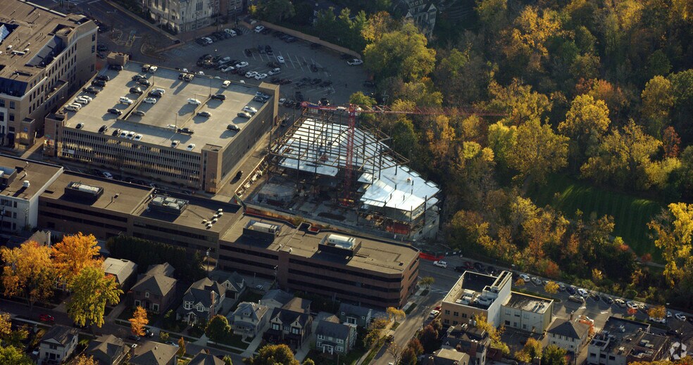 More Photos Of 387 N Old Woodward Ave, Birmingham Apartments For Lease