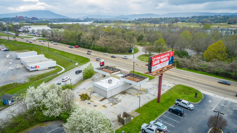 More Photos Of 2130 Amnicola Hwy, Chattanooga Service Station For Sale