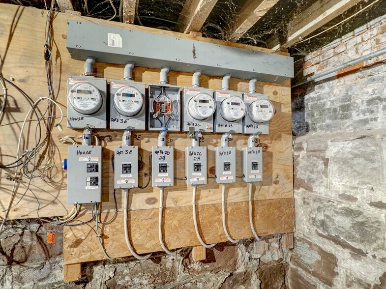 More Photos Of 81 Auburn St, Paterson Apartments For Sale