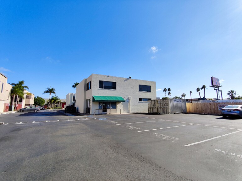 More Photos Of 3320 Kemper St, San Diego Office For Lease