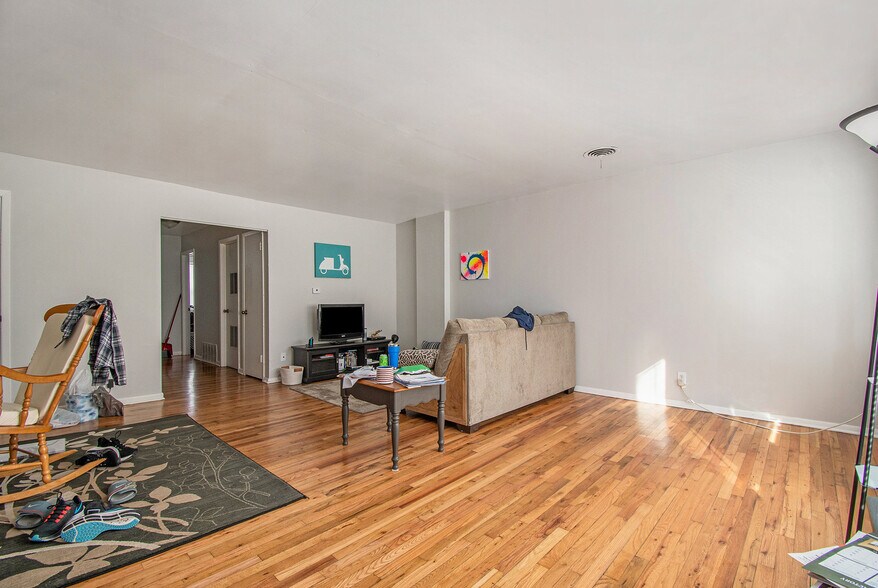 More Photos Of 2416 S 16th St, Omaha Apartments For Sale