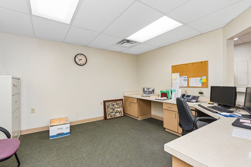 More Photos Of 675 W Plane St, Bethel Freestanding For Sale