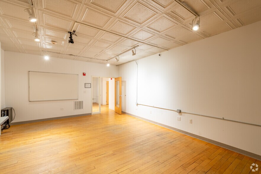 More Photos Of 266-278 Moody St, Waltham Office For Sale