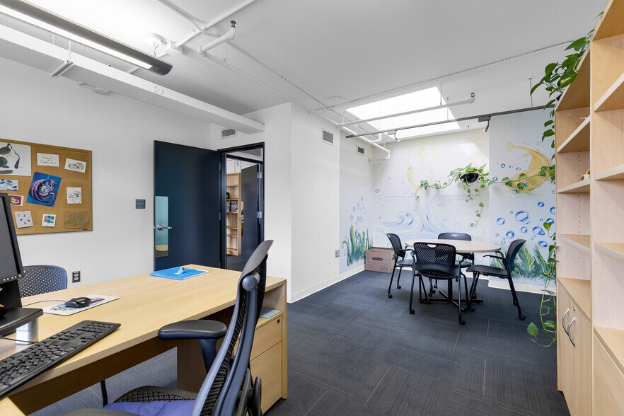 More Photos Of 525 Rue Sherbrooke E, Montréal Office For Sale