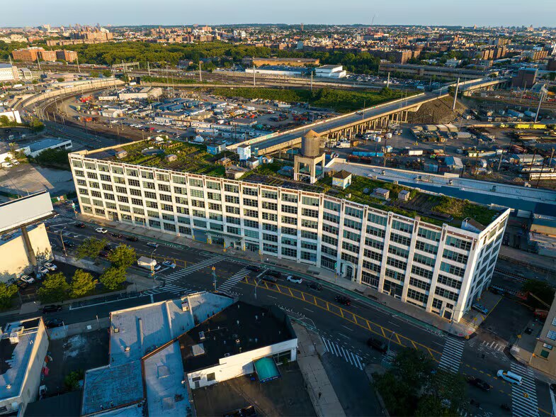 More Photos Of 37-20 Northern Boulevard Blvd, Long Island City Flex For Lease