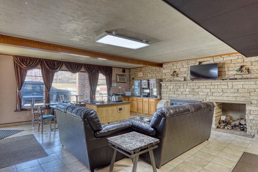 More Photos Of 726 S Highway 35, Saint Croix Falls Hotel For Sale