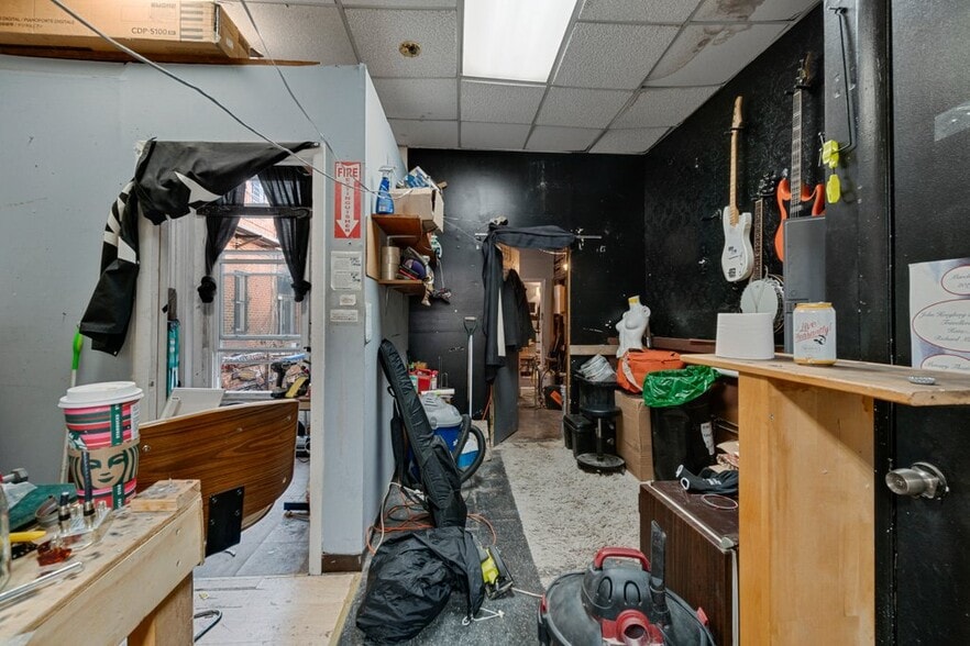 More Photos Of 2112 N Charles St, Baltimore Office For Sale