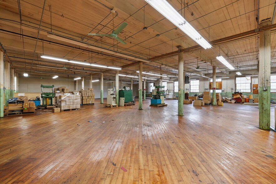 More Photos Of 118-122 Manton Ave, Providence Manufacturing For Lease