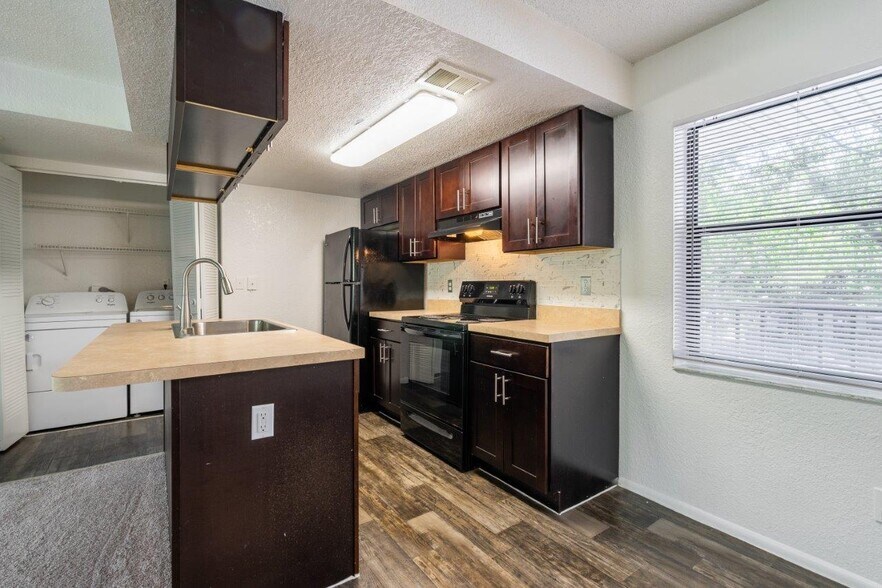 More Photos Of 16321 Bolesta Rd, Clearwater Apartments For Sale