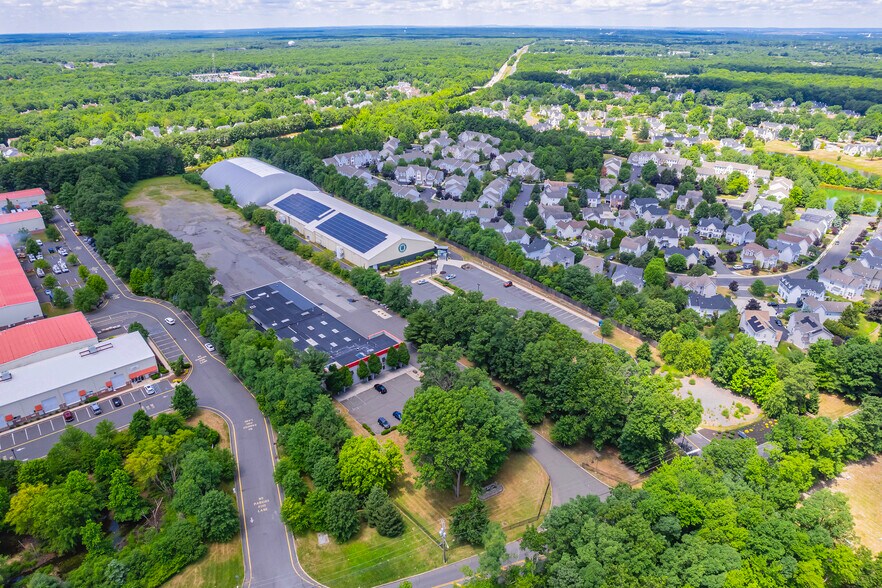 More Photos Of 173 Amboy Rd, Morganville Warehouse For Lease