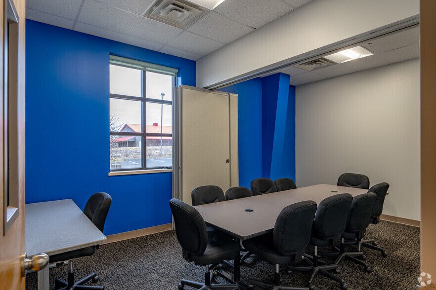 More Photos Of 20 Parker Ln, Perry Office For Sale