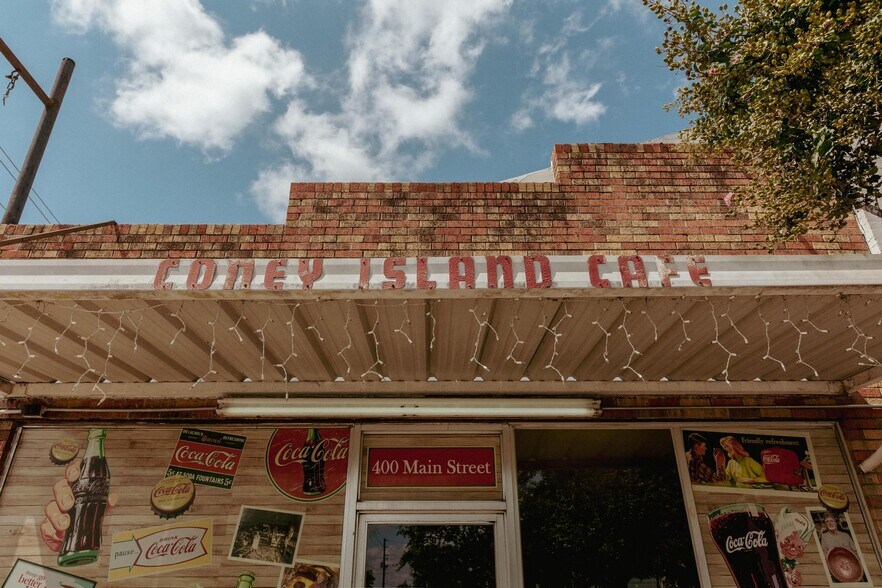 Primary Photo Of 400 N Main St, Hattiesburg General Retail For Sale
