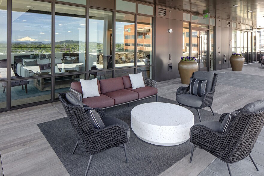 More Photos Of 140 SW Columbia St, Portland Apartments For Lease