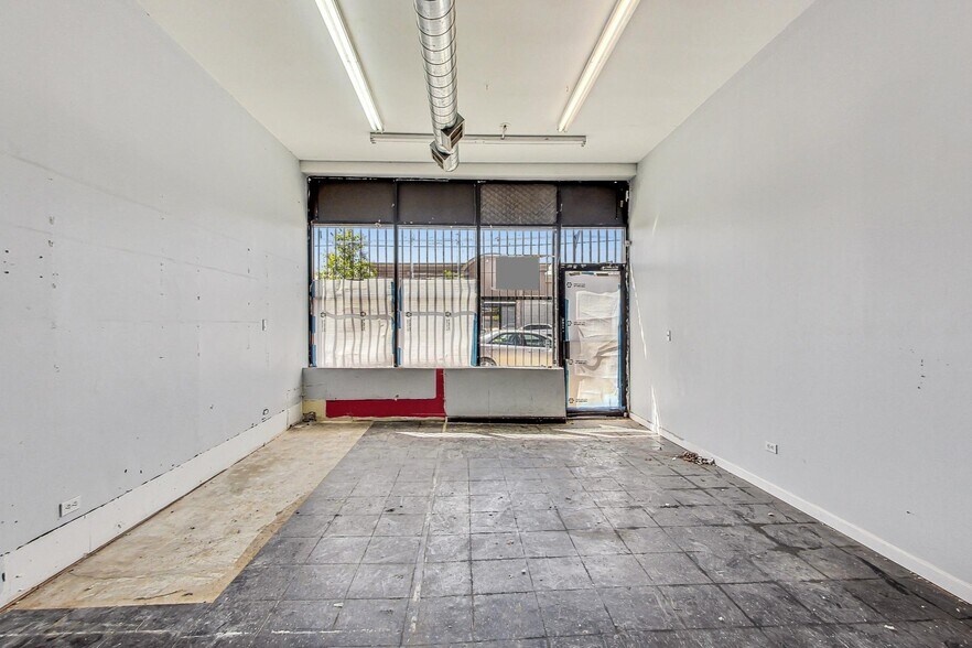 More Photos Of 5140-5144 W Madison St, Chicago Storefront Retail Office For Lease