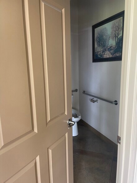 More Photos Of 15475 Airline Hwy, Baton Rouge Medical For Lease