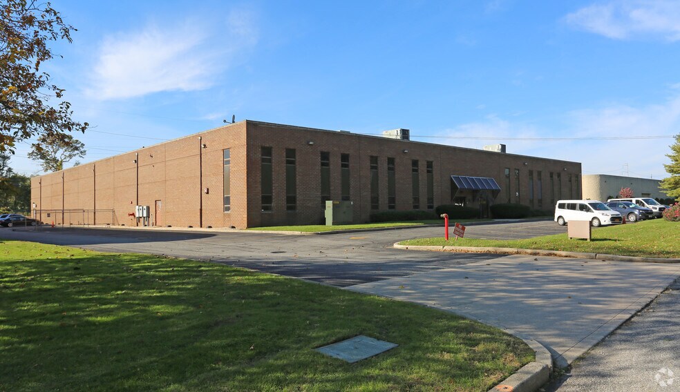 More Photos Of 60 Gordon Dr, Syosset Warehouse For Lease