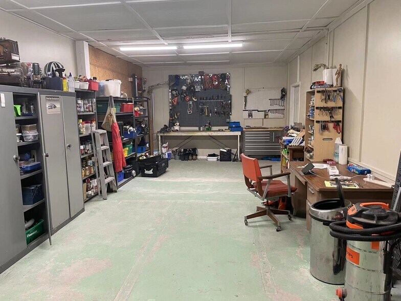 More Photos Of 59 Rogers Ave, Jasper Warehouse For Sale