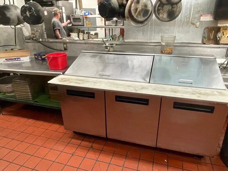 More Photos Of 1001 30th Ave S, Moorhead Restaurant For Sale