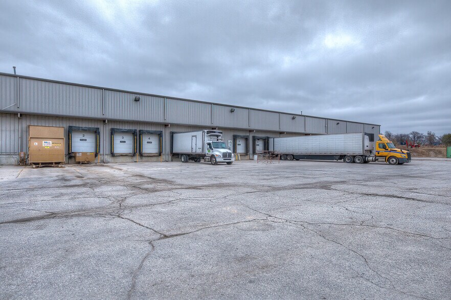 More Photos Of 1691 N 161st East Ave, Tulsa Distribution For Lease