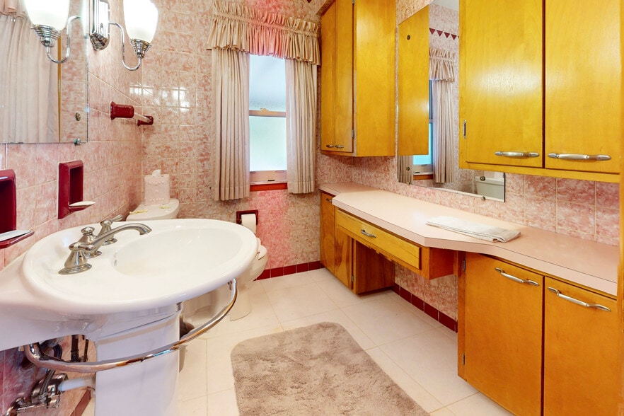 More Photos Of 3721 Main St, Weirton Funeral Home For Sale