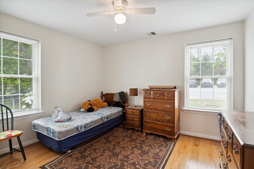 More Photos Of 20 S Village Ave, Exton Apartments For Sale