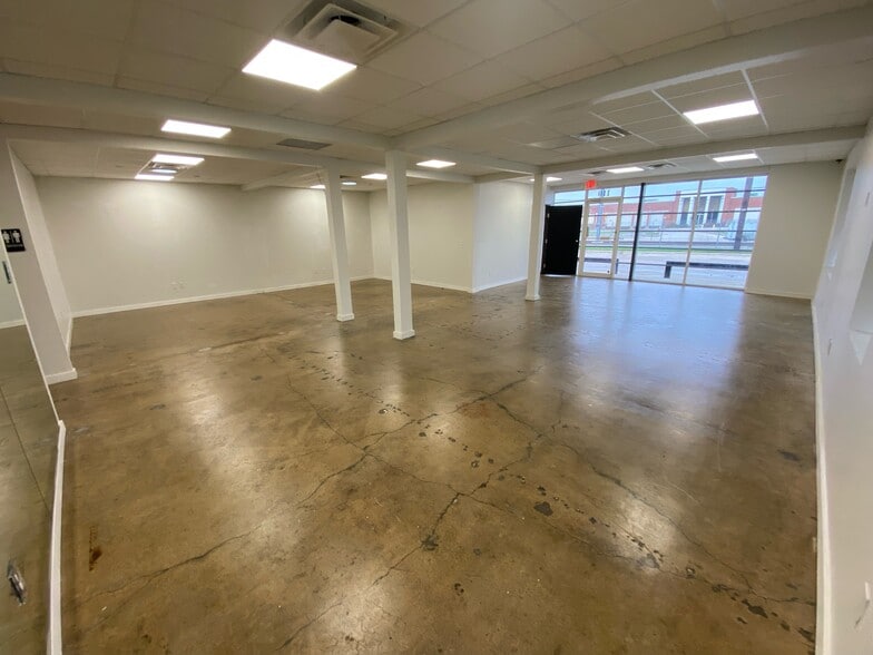 More Photos Of 6211 Owens St, Dallas Restaurant For Lease