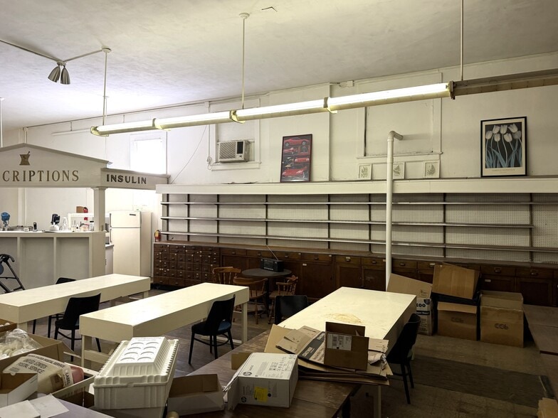 More Photos Of 1030 S Main St, Rockford Loft Creative Space For Sale