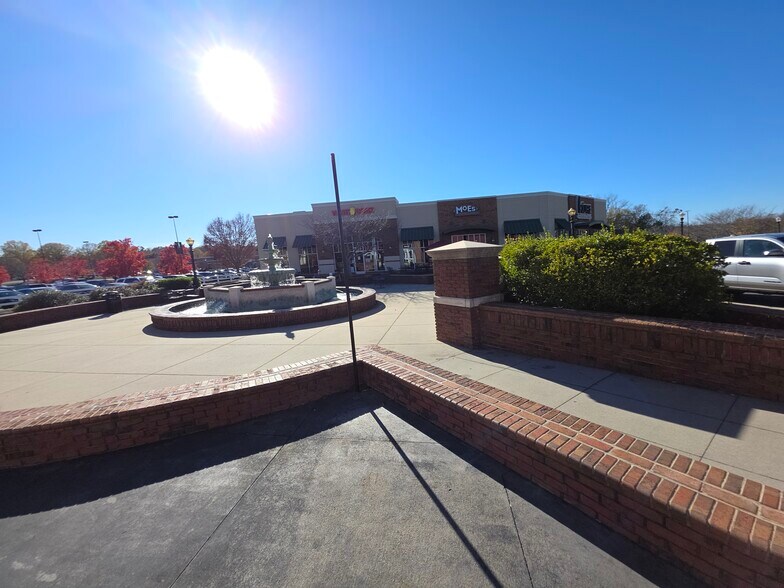 More Photos Of 1940 Cinema Dr, Rock Hill Restaurant For Lease