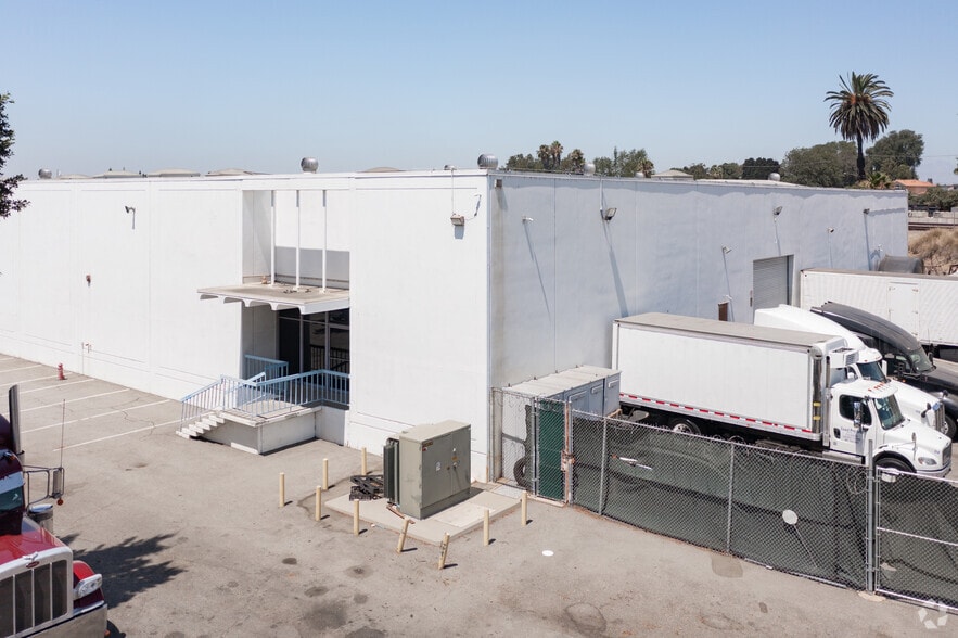 More Photos Of 14301 Gannet St, La Mirada Distribution For Lease