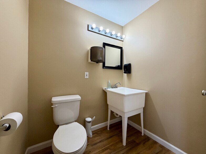 More Photos Of 2851 Winfield Dunn Pky, Kodak Land For Lease