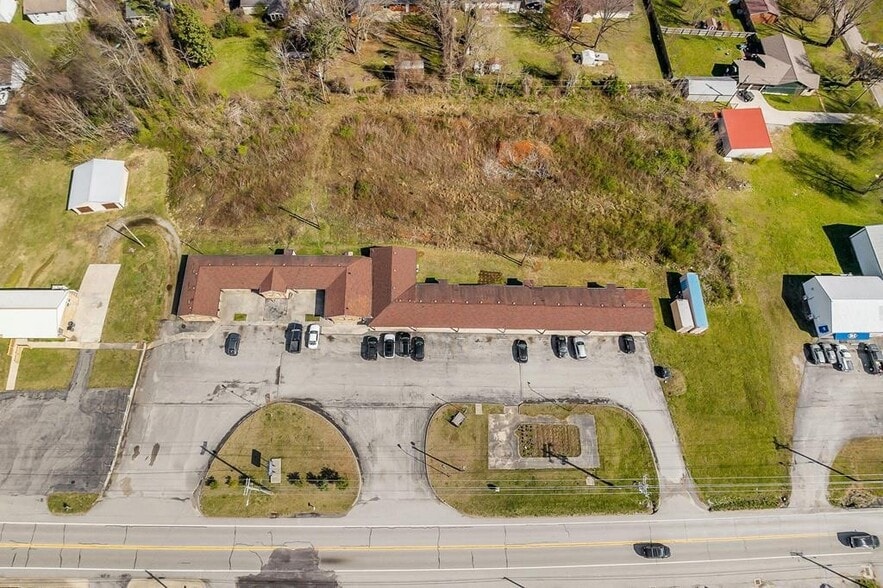 More Photos Of 1646 E Spring St, Cookeville Hotel For Sale