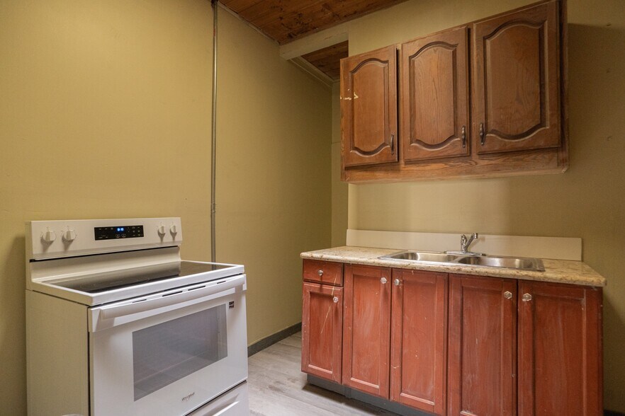 More Photos Of 3882 Washington Ave, Le Grand Apartments For Sale