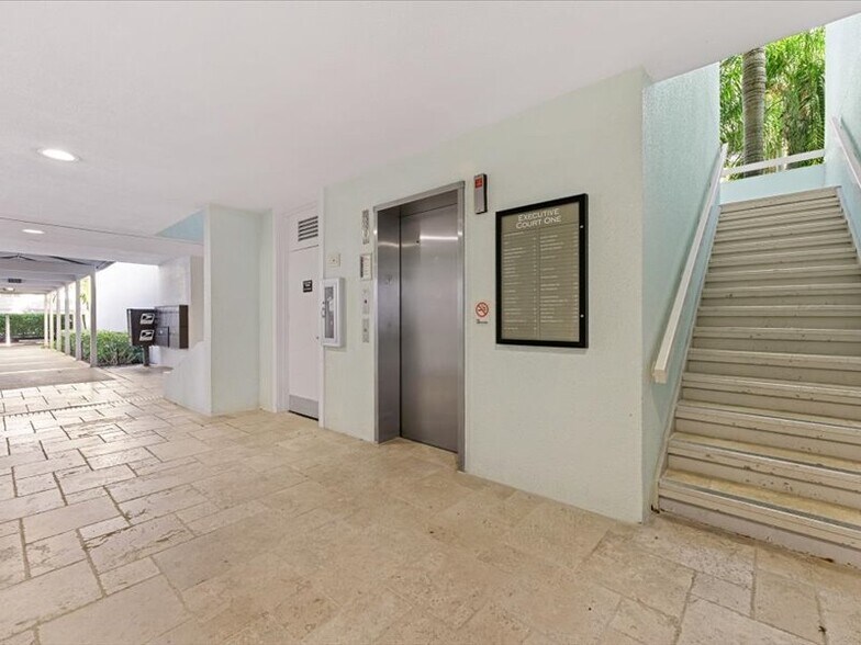 More Photos Of 2295 NW Corporate Blvd, Boca Raton Office Residential For Lease
