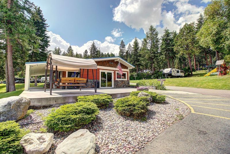 More Photos Of 23113 Rollins Lakeshore Dr, Rollins General Retail For Sale