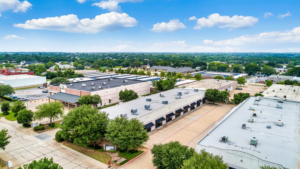 More Photos Of 1900 Industrial Blvd, Colleyville Light Manufacturing For Lease