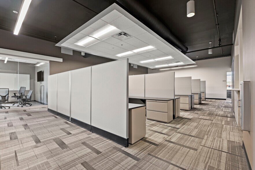 More Photos Of 5015 NW Canal St, Riverside Office For Lease