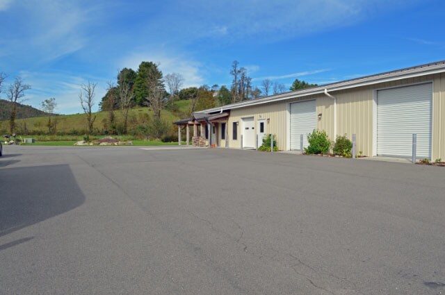 More Photos Of 180 Yuma Ln, Deep Gap Research And Development For Lease