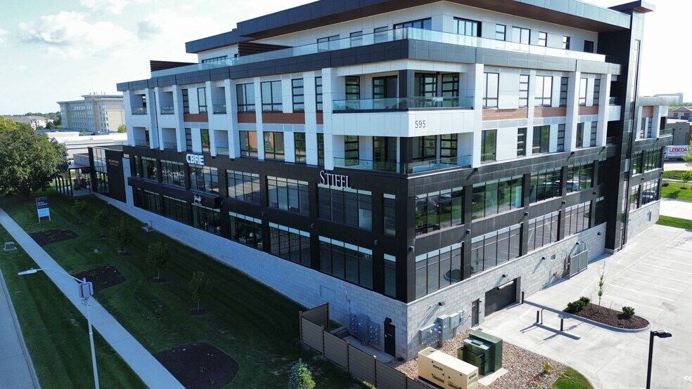 More Photos Of 595 S 60th St, West Des Moines Office For Lease