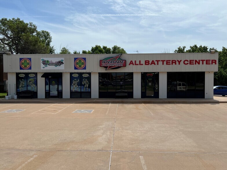 More Photos Of 1065-1067 36th Ave NW, Norman Freestanding For Lease