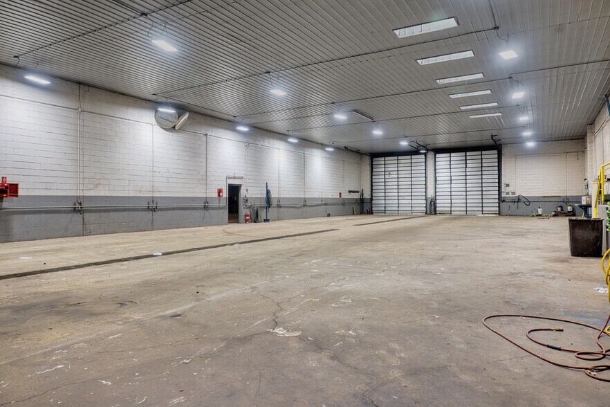 More Photos Of 504 29th St, Parkersburg Warehouse For Lease