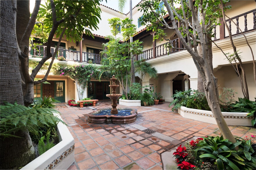 More Photos Of 9696 Culver Blvd, Culver City Office For Lease