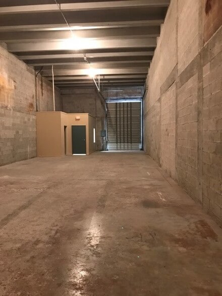 More Photos Of 8530-8548 NW 64th St, Miami Warehouse For Lease