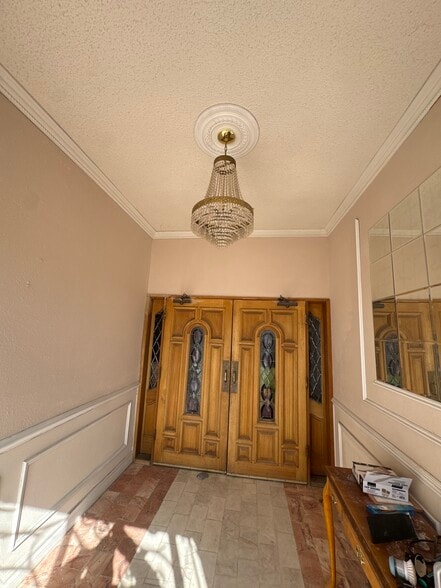 More Photos Of 5824 Doniphan Dr, El Paso Freestanding For Sale