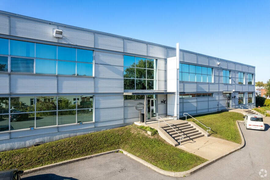 More Photos Of 2125 Rue Lily-Simon, Montréal Warehouse For Lease