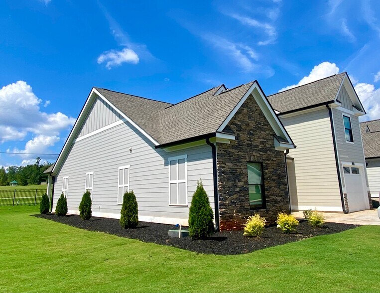 More Photos Of 106 Airport Rd NE, Milledgeville Apartments For Sale