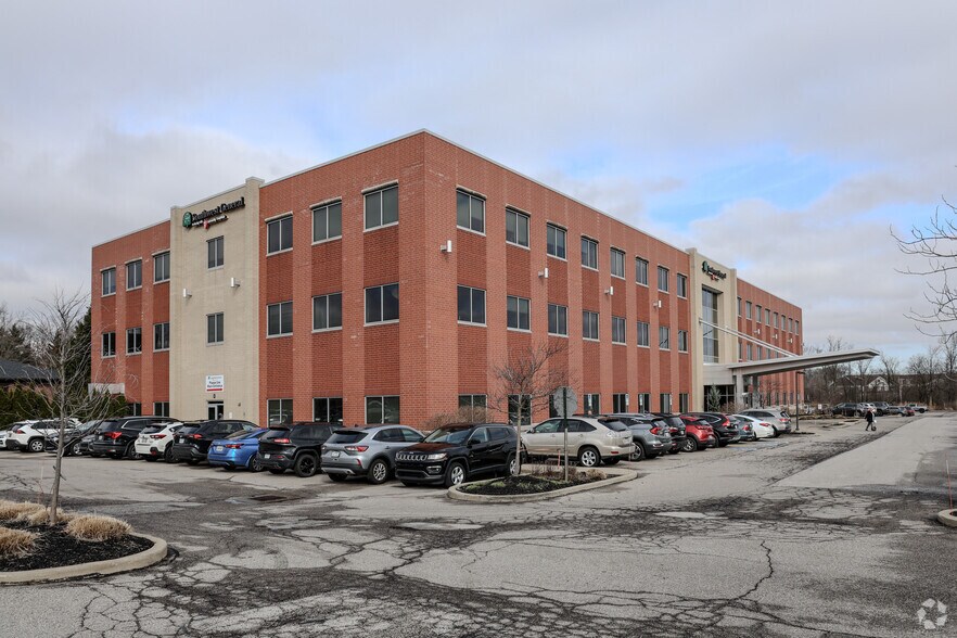 More Photos Of 18780 E Bagley Rd, Middleburg Heights Medical For Lease