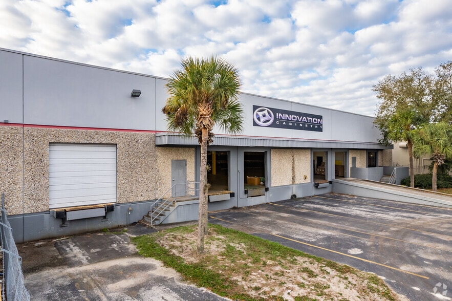 More Photos Of 5690-5698 W Crenshaw St, Tampa Warehouse For Lease