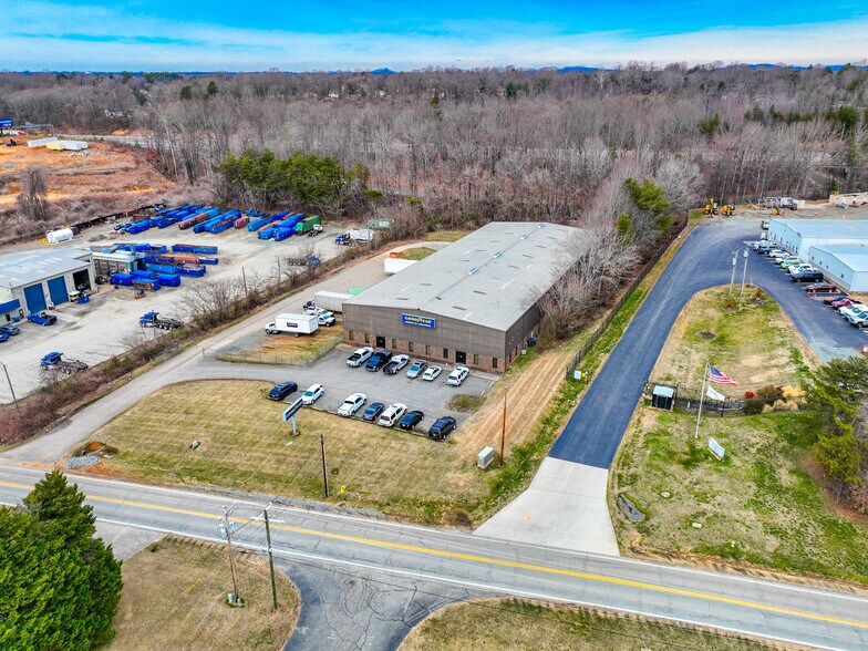 More Photos Of 2885 Lowery St, Winston-Salem Warehouse For Sale