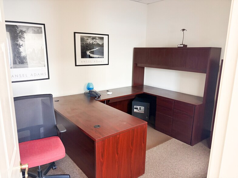 More Photos Of 6603 Utica Ave, Lubbock Office For Lease