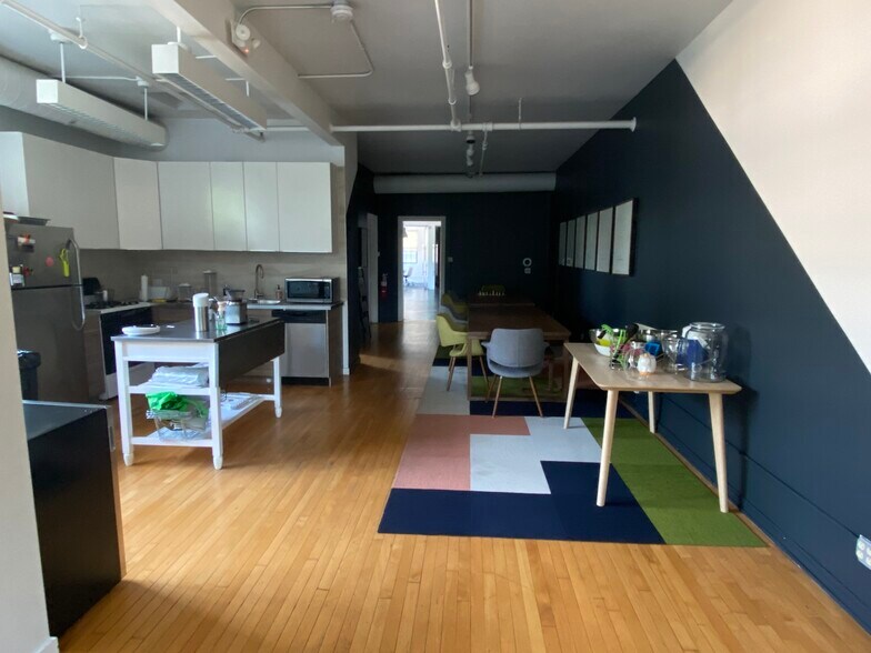 More Photos Of 2035-2043 W Wabansia Ave, Chicago Loft Creative Space For Lease